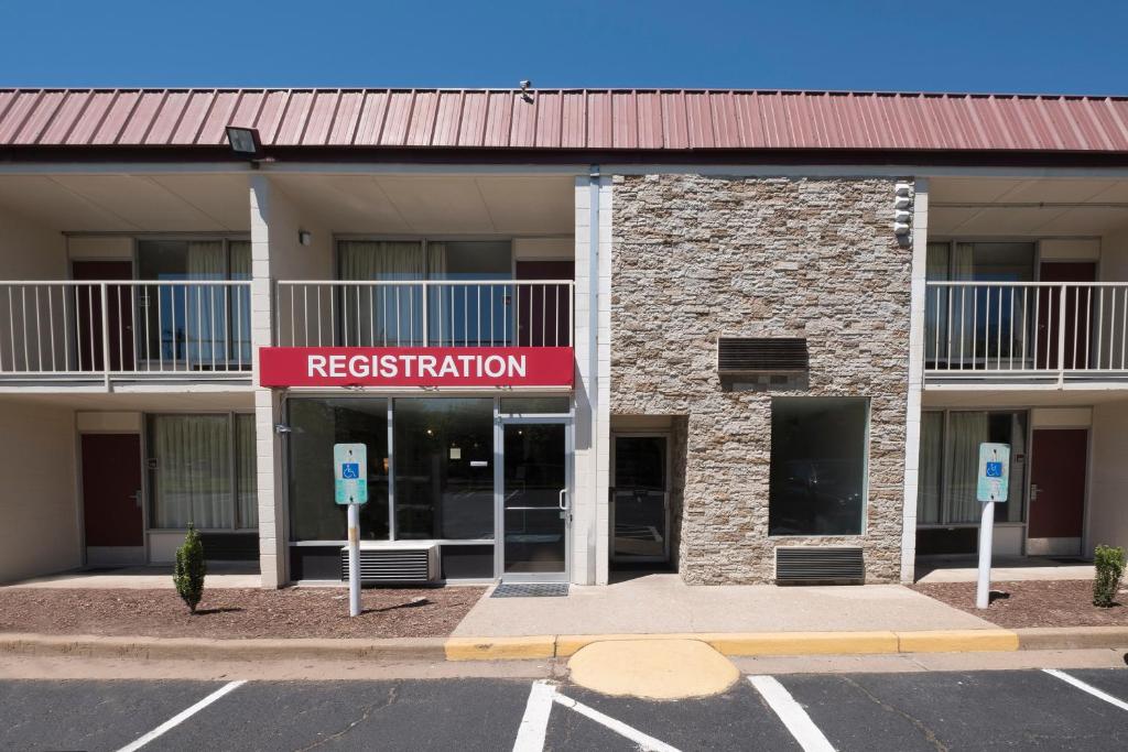 Red Roof Inn Dumfries-Quantico Main image 1